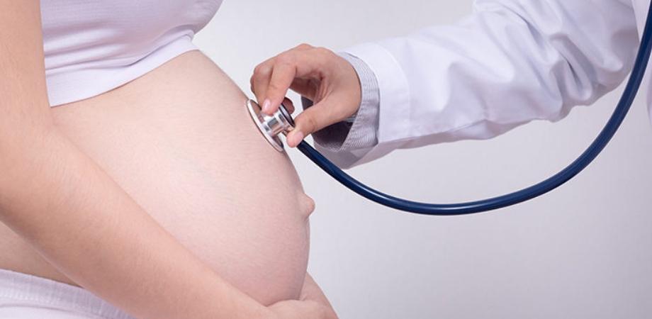 vizita la ginecolog pe timpul sarcinii