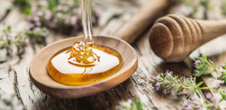 7 moduri în care putem folosi mierea pentru slăbit