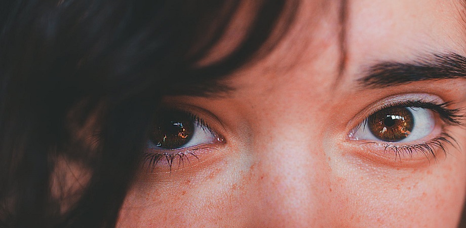 cum se transmite miopia boli ale vederii și nasului