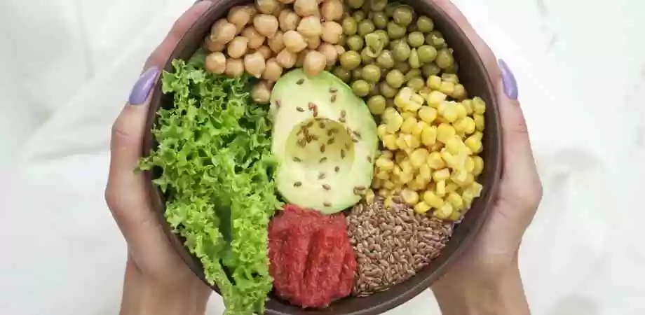 ce include un buddha bowl